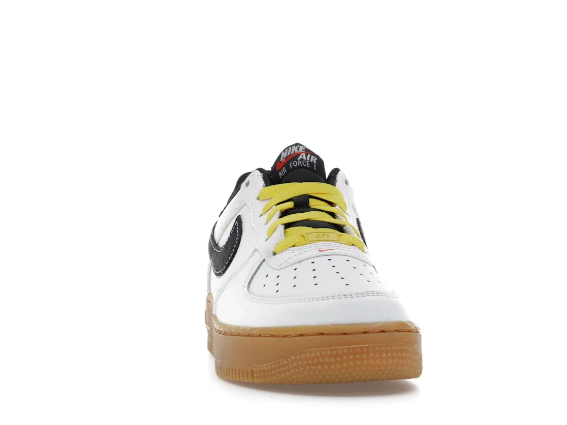 Детские кроссовки с принтом Nike Air Force 1 Low '07 LV8 Go The Extra The Smile (GS), White/Black/Tour Yellow/Gum Light Brown — фото 2