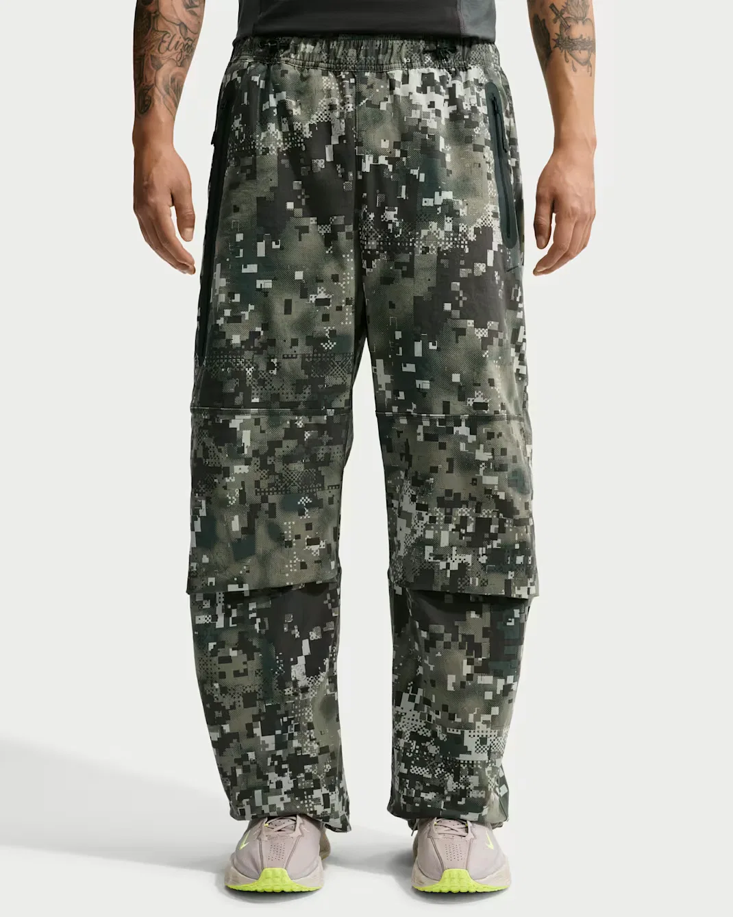 Мужские брюки из ткани Dri-FIT Nike Tech, Silver Sage/Black — фото 2
