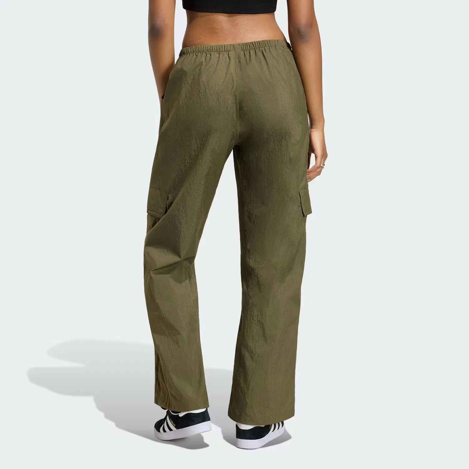 Женские брюки свободного кроя Essentials Woven Pant Adidas Originals, Olive Strata — фото 2