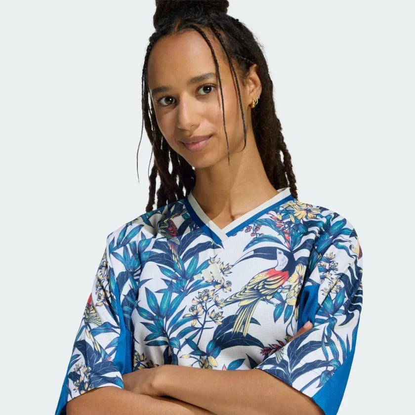 Женская футболка свободного кроя с принтом FARM RIO PREMIUM T-SHIRT adidas, Dark Marine / Talc / St Fade Gold — фото 4