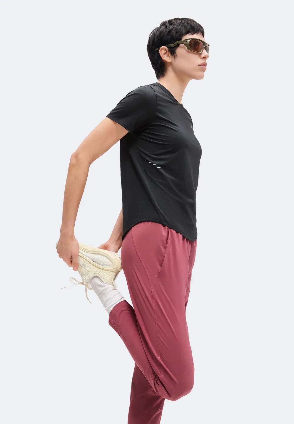 Swift - спортивная футболка Nike Performance, Black — фото 4