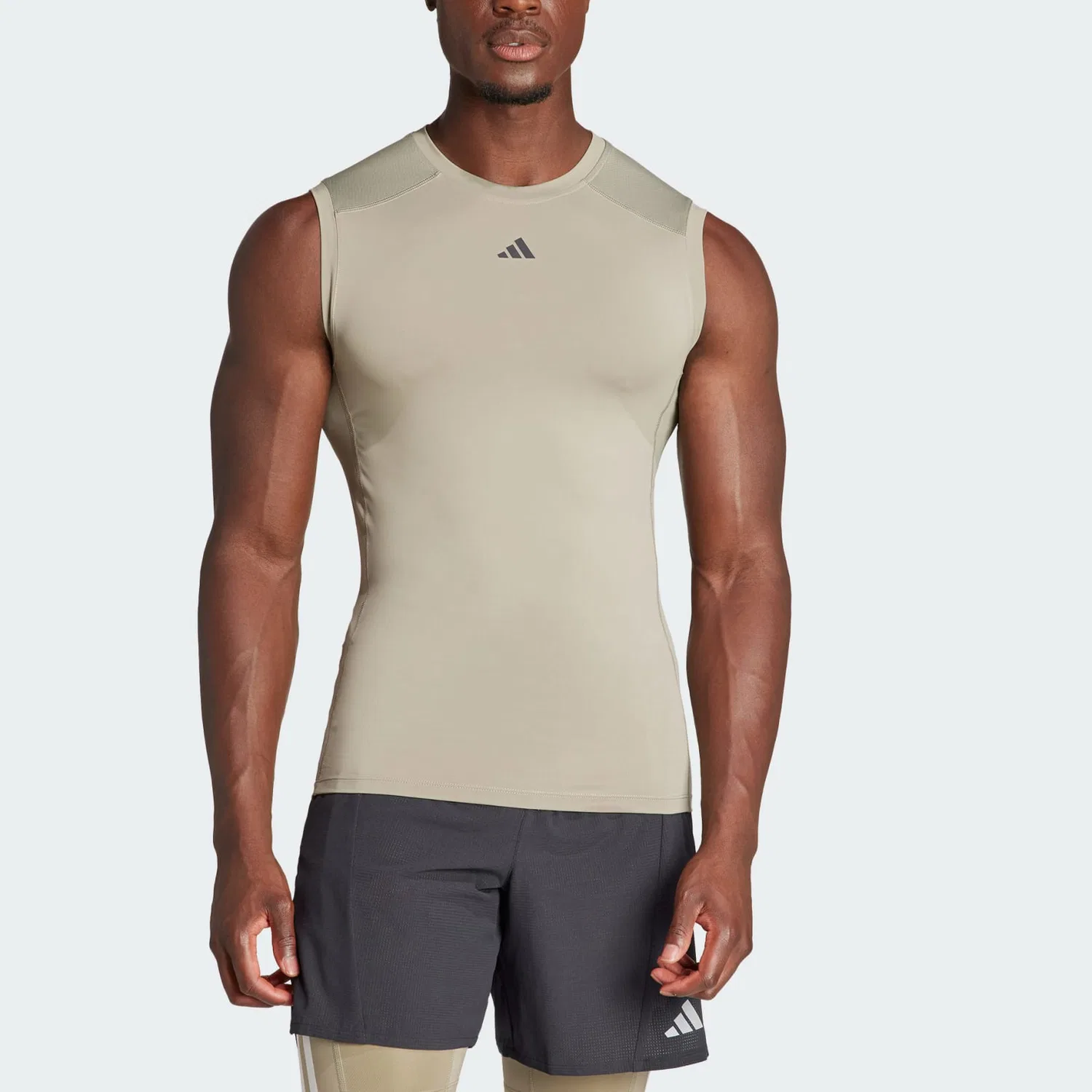 Мужская безрукавка Techfit Training Sleeveless Tee Adidas, Beige Gray — фото 3