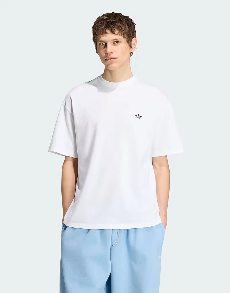 Футболка Adidas Originals Trefoil essentials свободного кроя, белая
