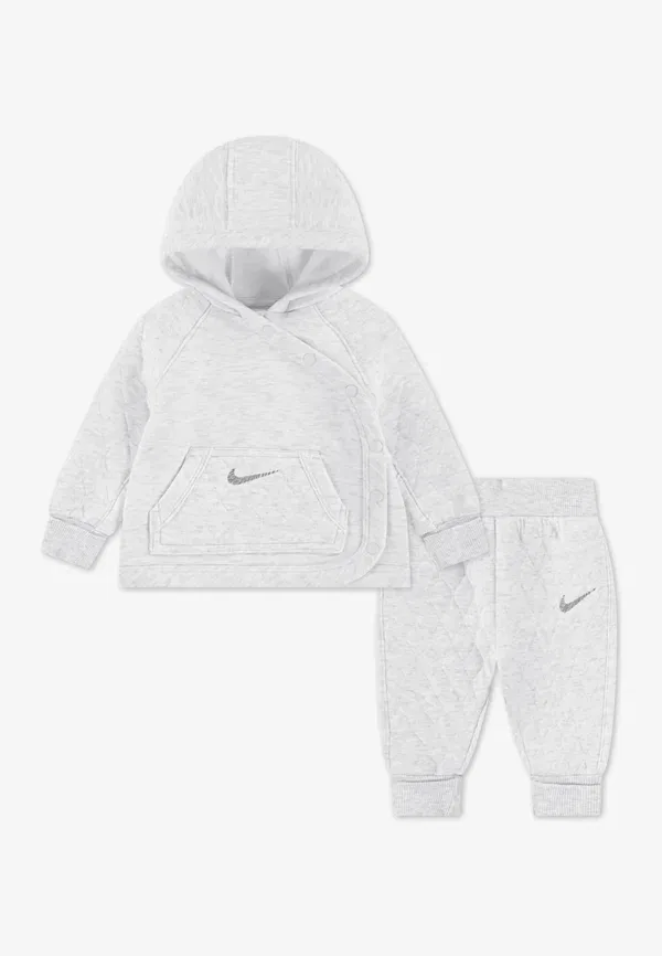 Костюм спортивный Nike Sportswear