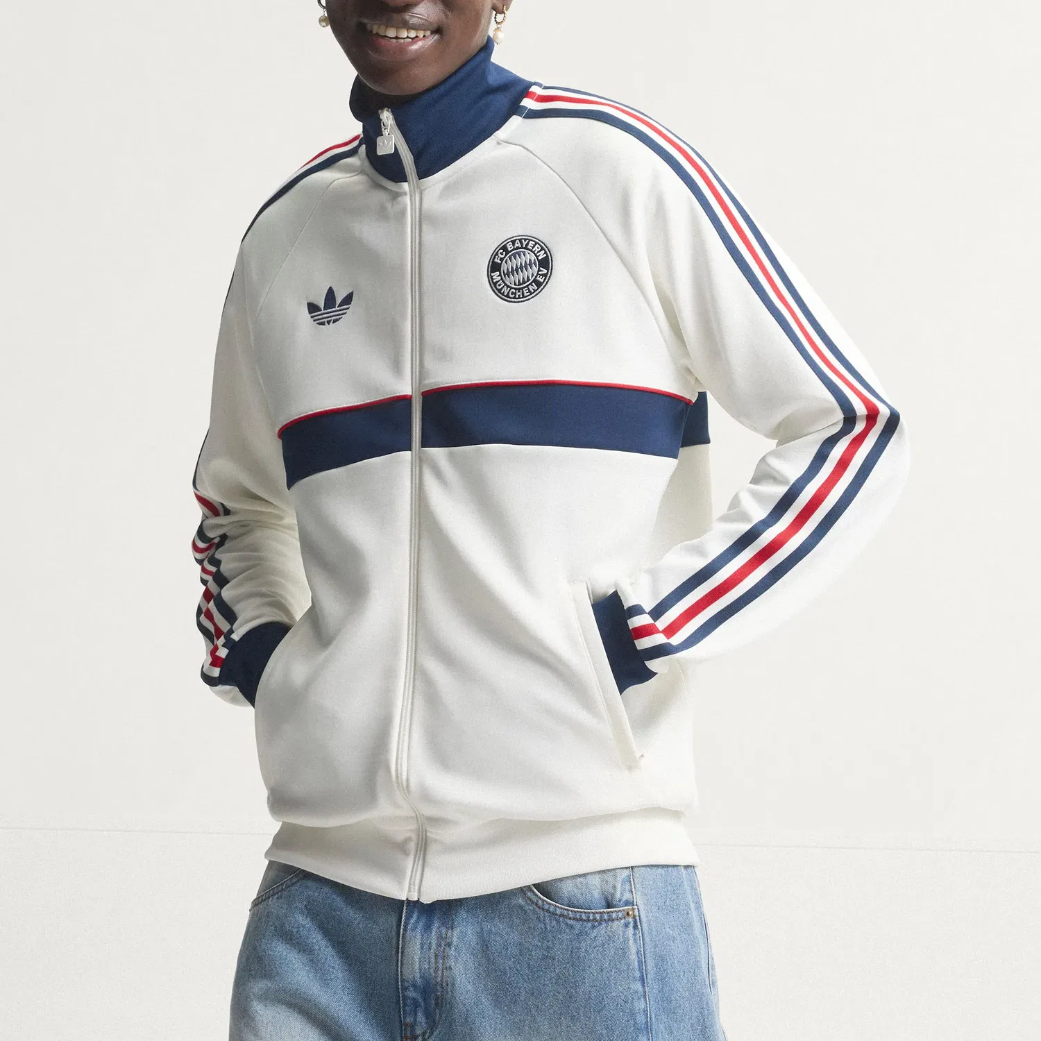 Мужская куртка с воротником-стойкой Muenchen Adidas Originals, Bright White/Dark Indigo — фото 4