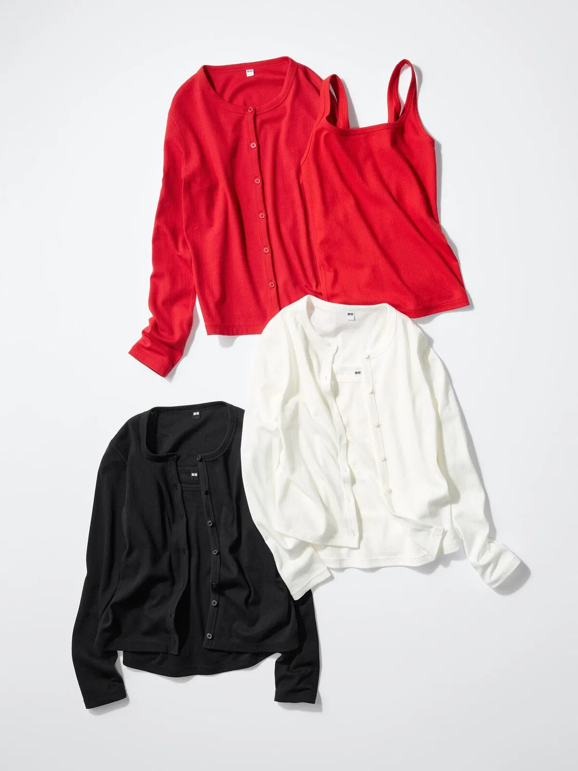 Кардиган с ажурной вязкой, можно сочетать с майкой Uniqlo, красный — фото 4