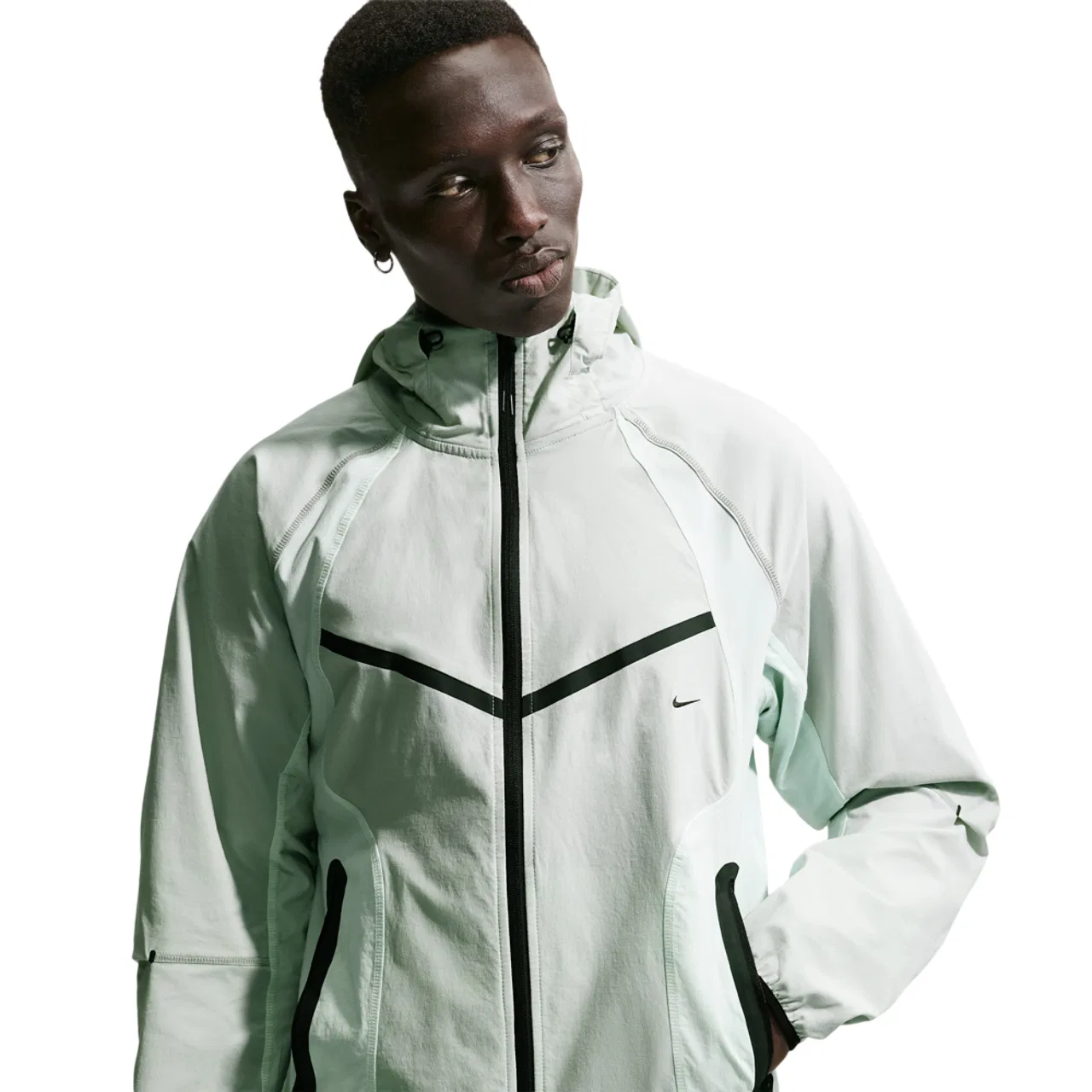 Мужская куртка Tech Drifit Woven CB FZ Windrunner Nike, цвет Light Silver/Black/Barely Green