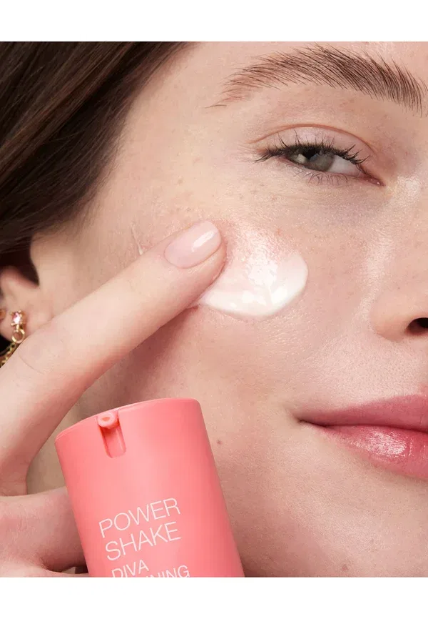 Крем для лица Power Shake Diva Refining Cream 3-в-1 30 мл Kiko Milano — фото 4