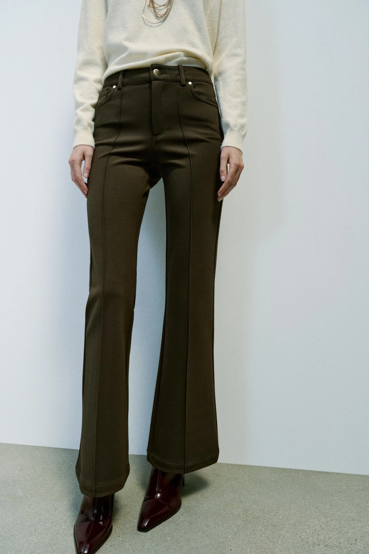 Брюки Zara клеш, темный хаки
