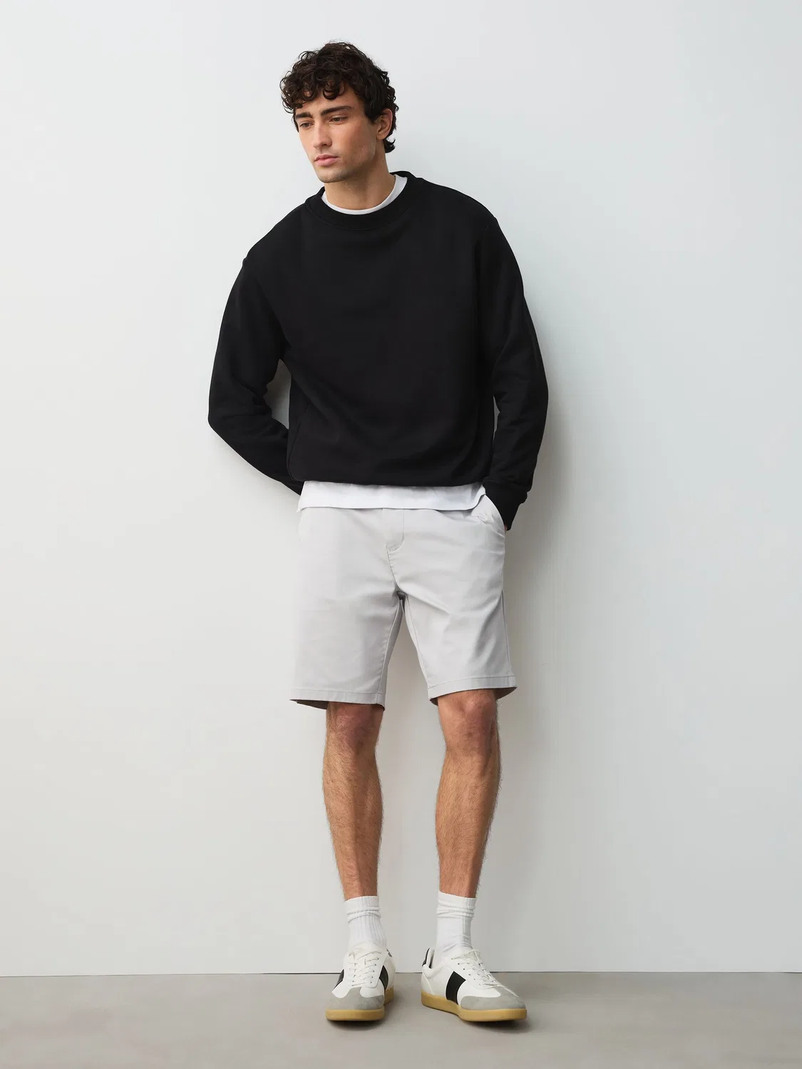 Шорты чинос, ультратонкие, Slim Fit Stretch Chino Next, светло-серый — фото 2