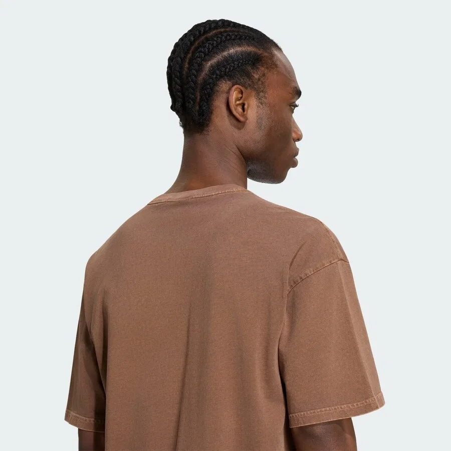 Футболка ADIDAS ORIGINALS 'Trefoil Essentials' коричневого цвета — фото 4