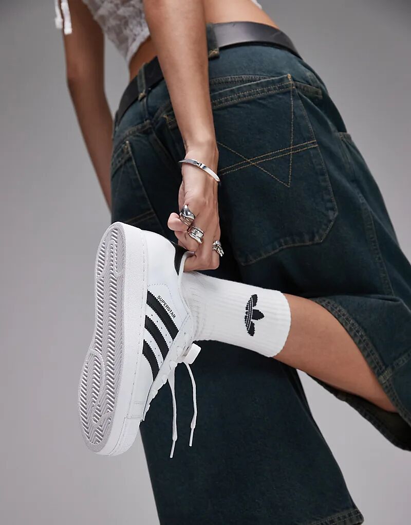 Кроссовки adidas Originals Superstar II белого и черного цветов — фото 4