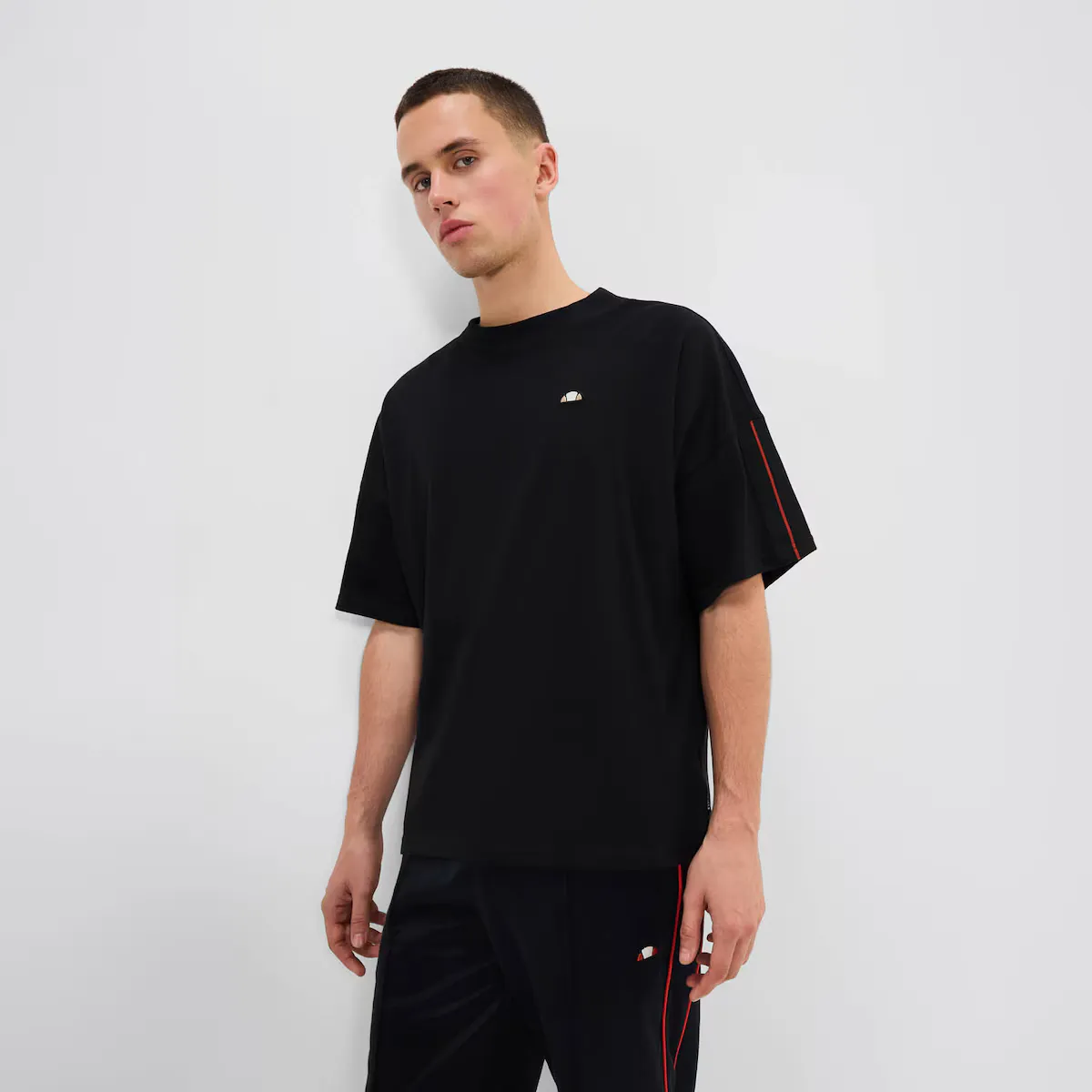 

Savelli Tee Ellesse Мужская футболка, чёрный