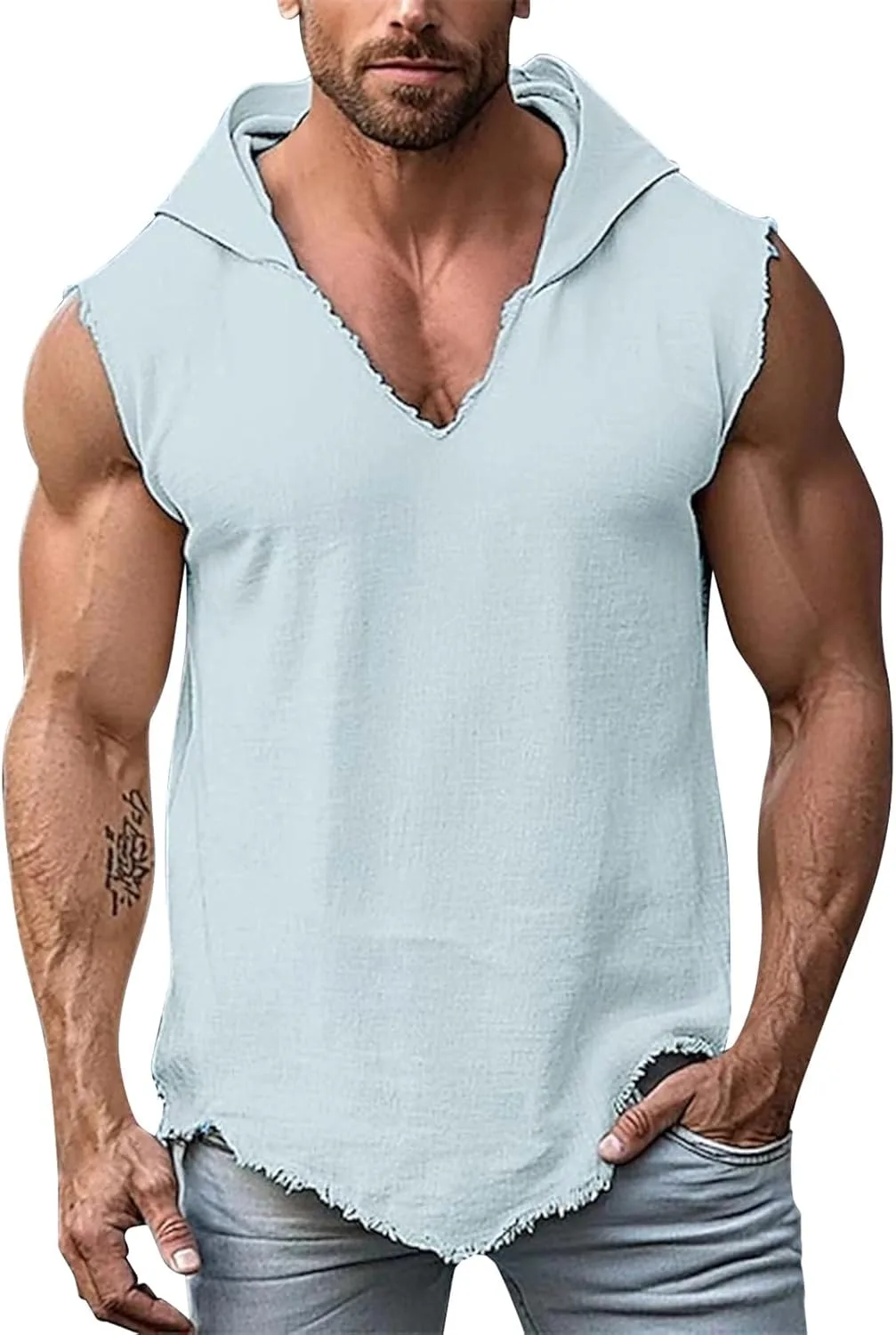 

Мужская льняная безрукавка с капюшоном и рваным краем