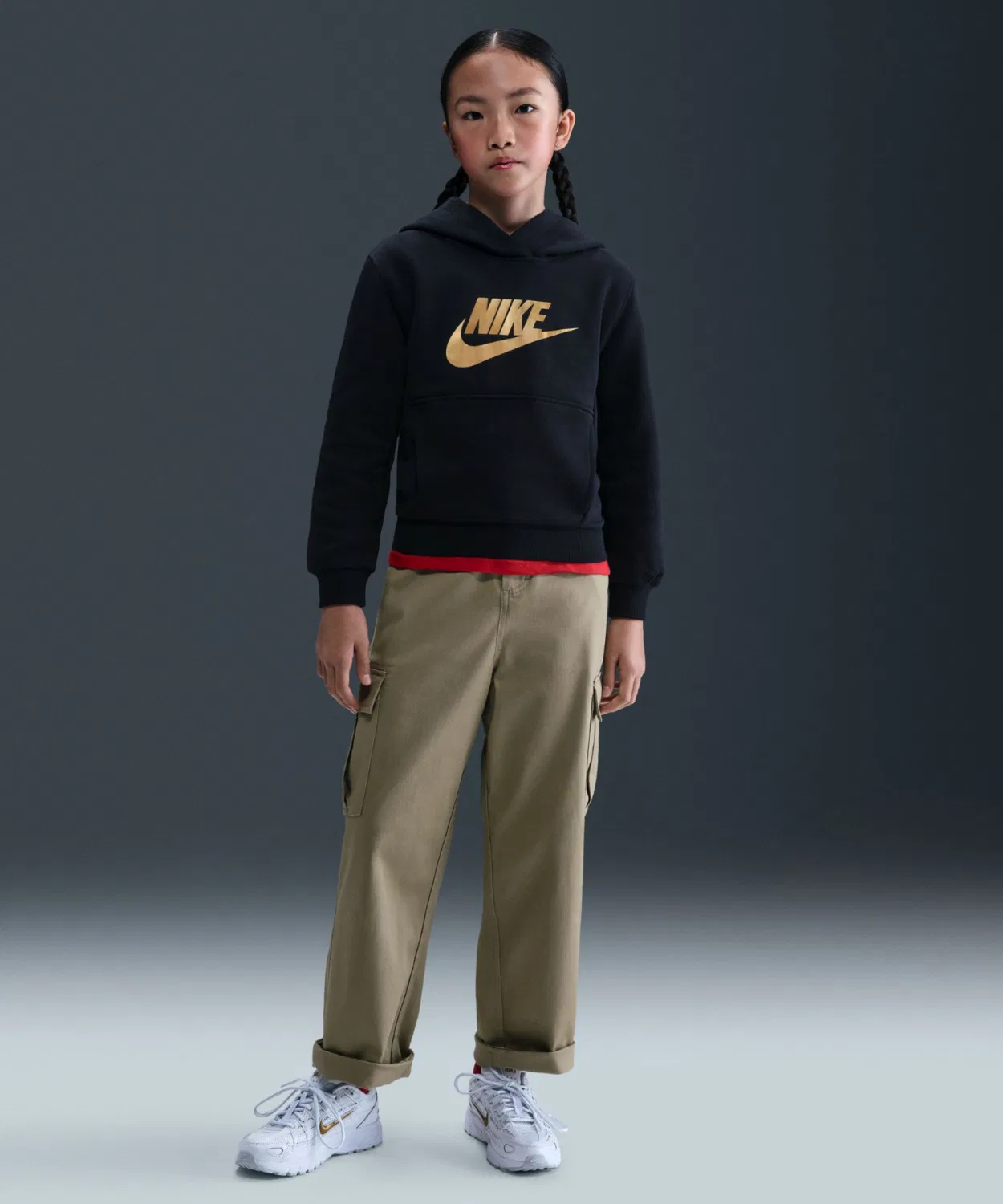 Детская толстовка Nike Club Fleece Hoodie с капюшоном, чёрная — фото 2