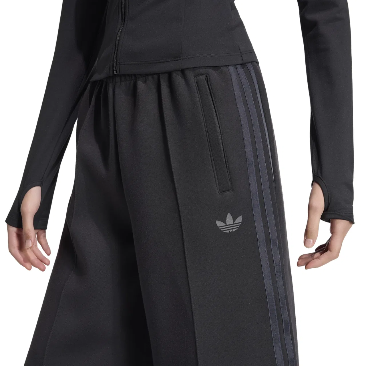 Женские брюки свободного кроя с принтом Spacer Pants adidas, Black/Black Reflective/Night Grey — фото 3