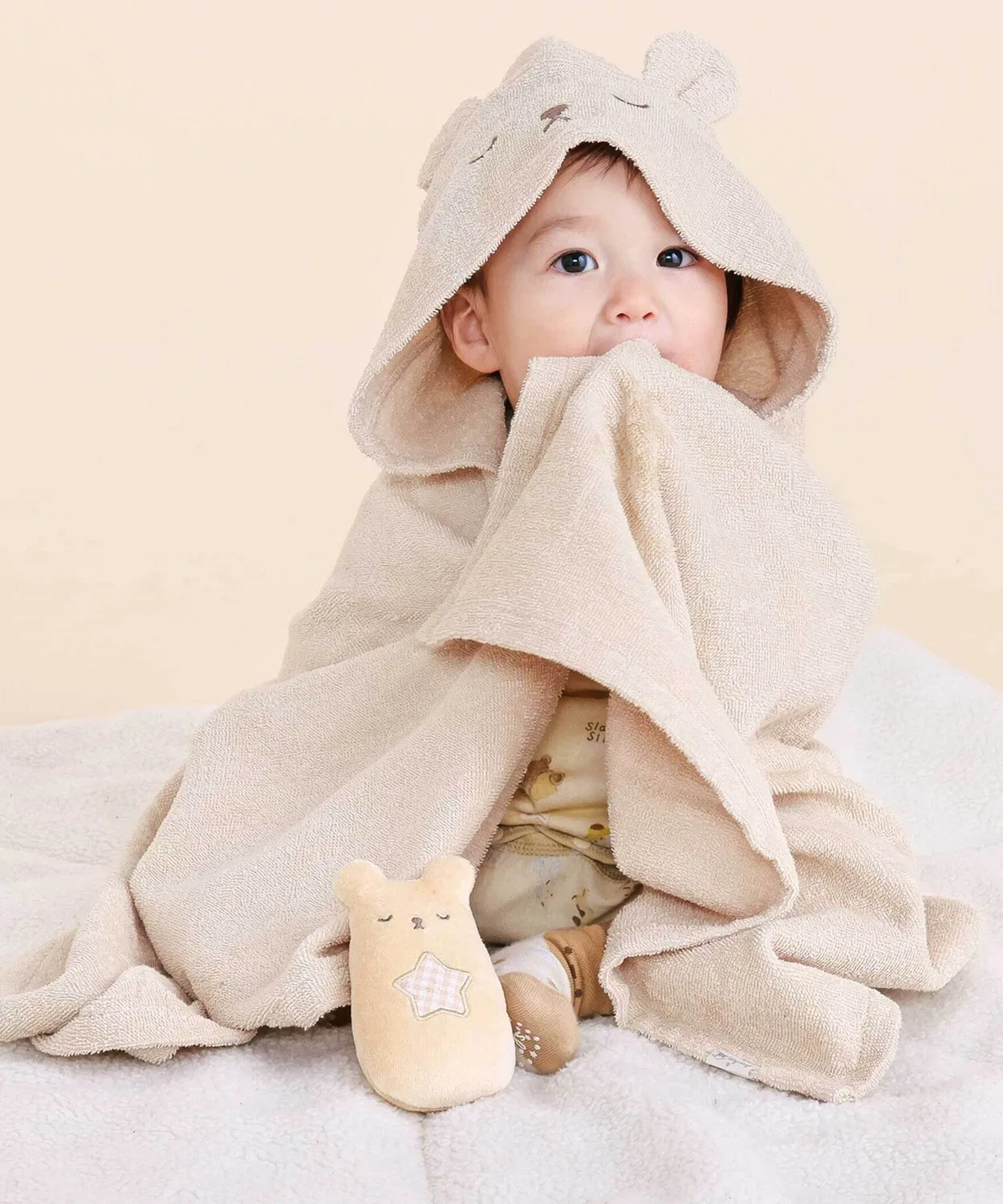 Детский комплект из пеленки и погремушки с ушками, модель Bunny Bear SLAP SLIP BABY, Бежевый — фото 3