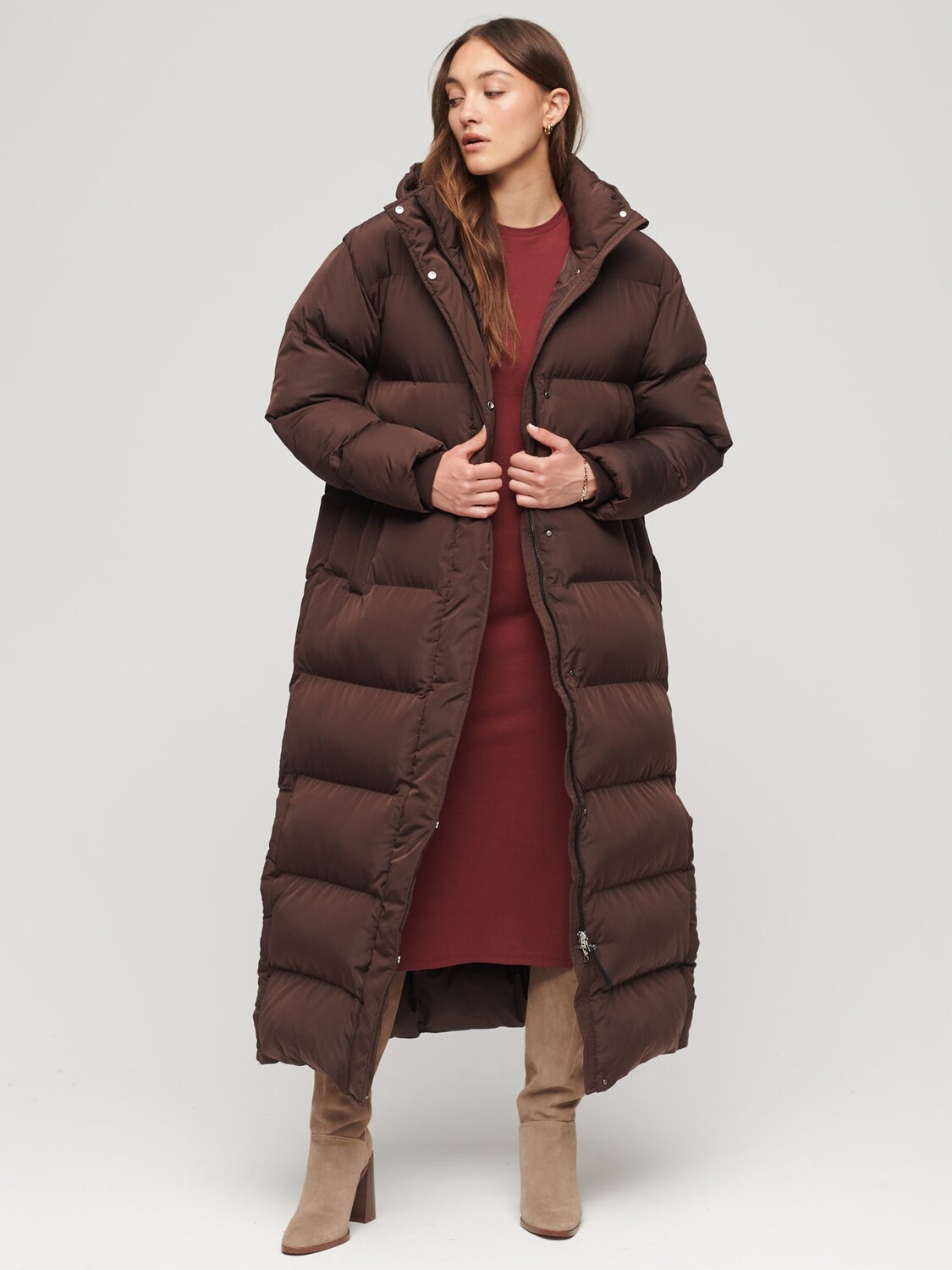 

Пуховик макси с капюшоном Superdry, кофе