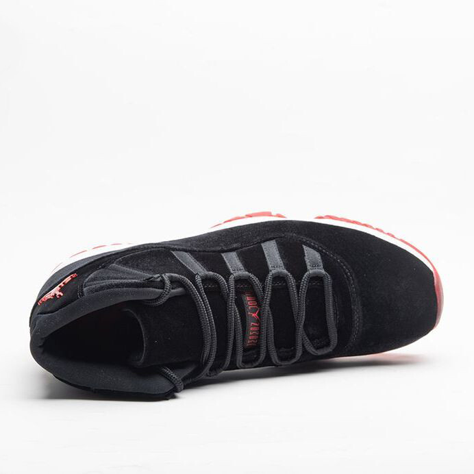 Кроссовки женские Air Jordan 11 Retro 'Bred Velvet', черный/красный — фото 4