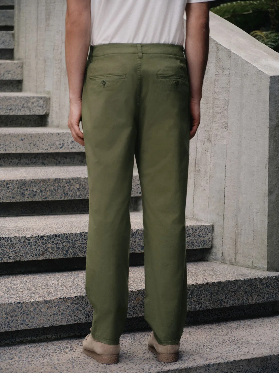 Брюки чинос со складками, Regular Tapered Fit Next, зеленый — фото 3