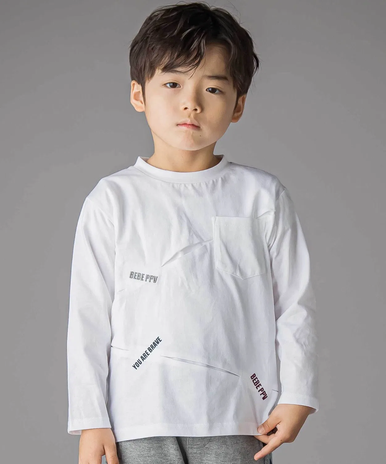 Детская футболка с длинным рукавомс тачками и вышивкой BeBe Petits Pois Vert, Белый