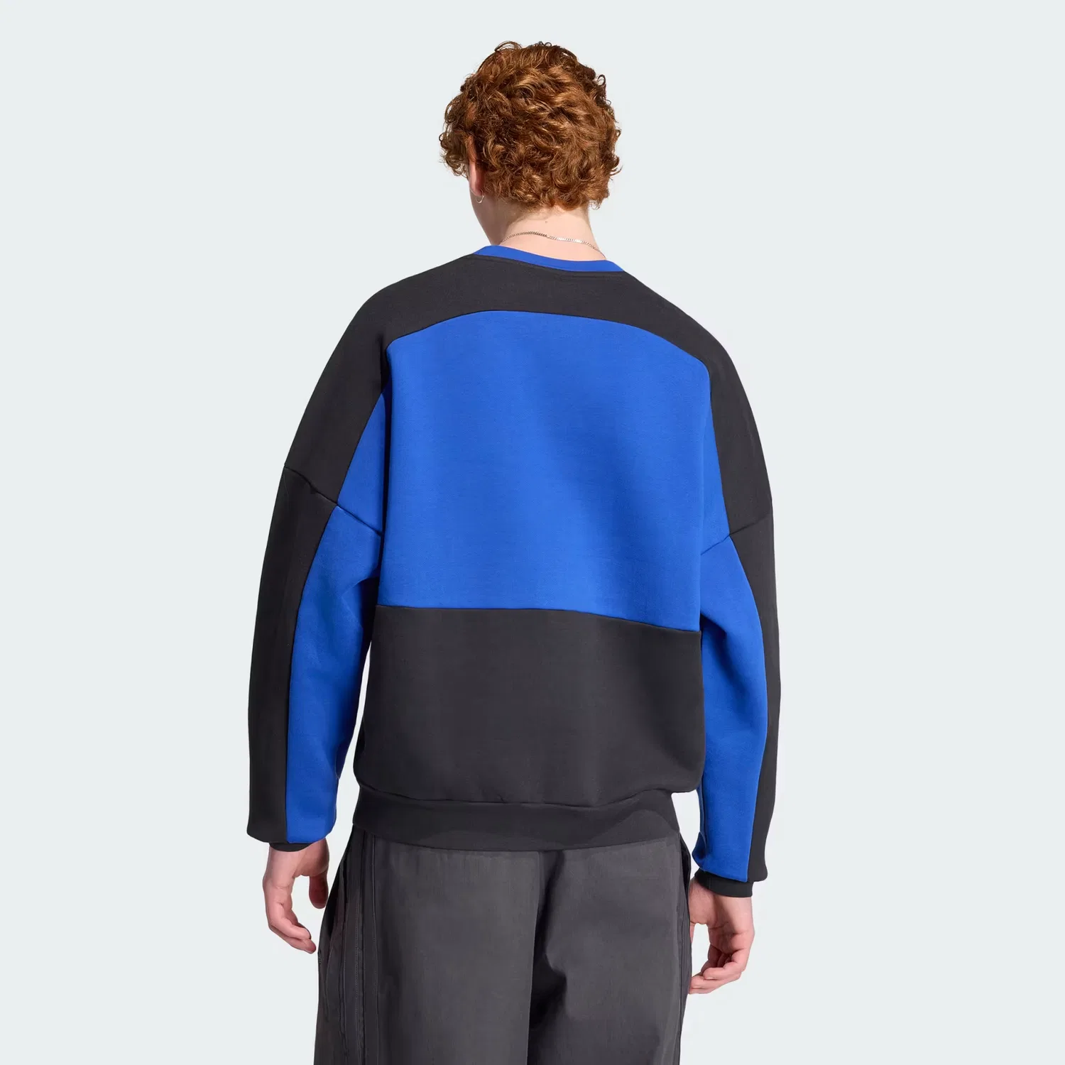 Мужской свитшот свободного кроя Munich 93 Adidas Originals, черный/васильковый — фото 2