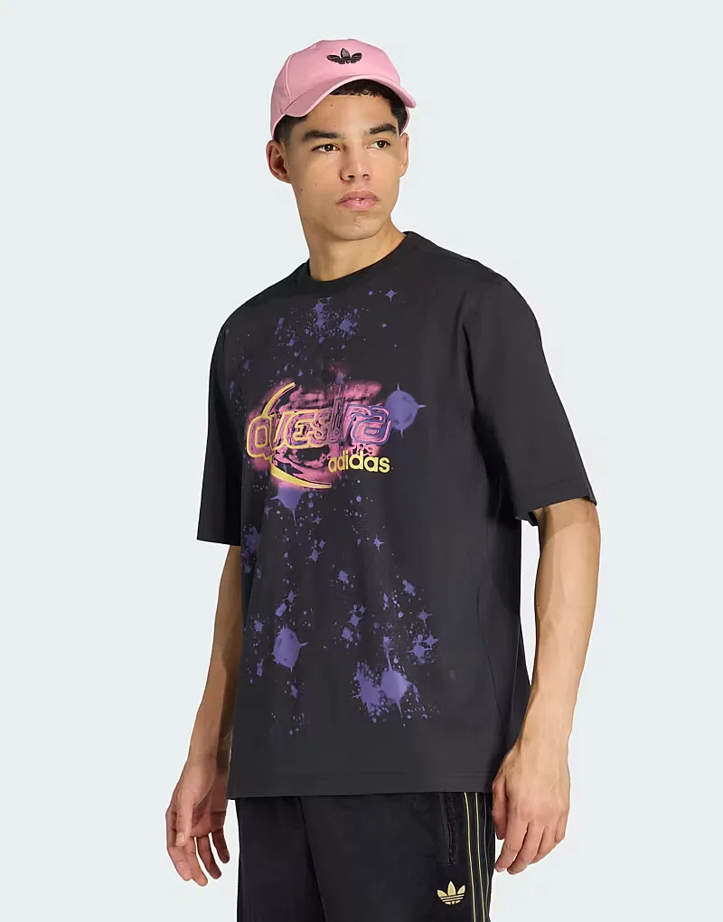 Футболка Adidas Originals Adilenium season 5 questra с графическим принтом, черный