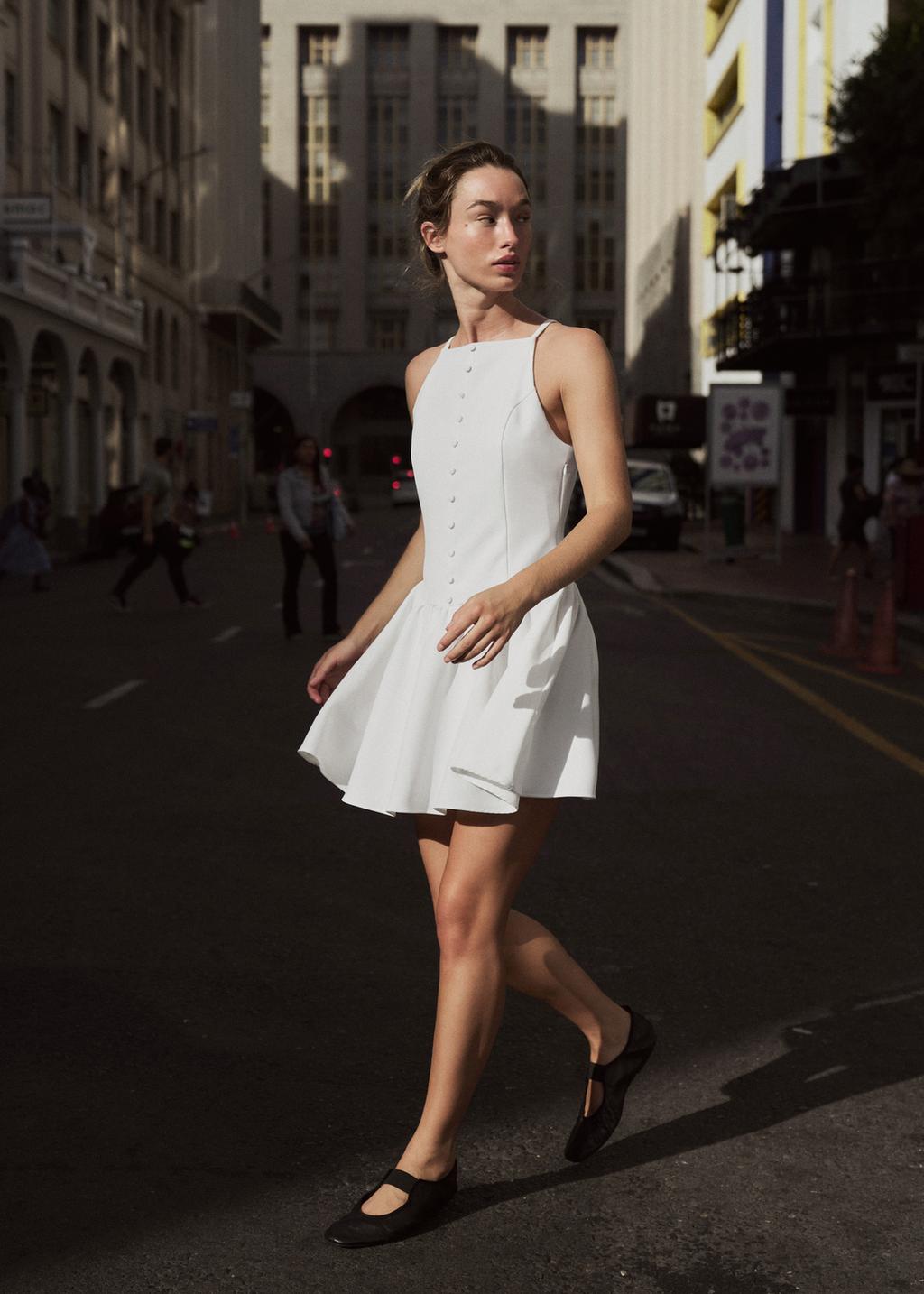 

Мини-платье на пуговицах ZARA, белый