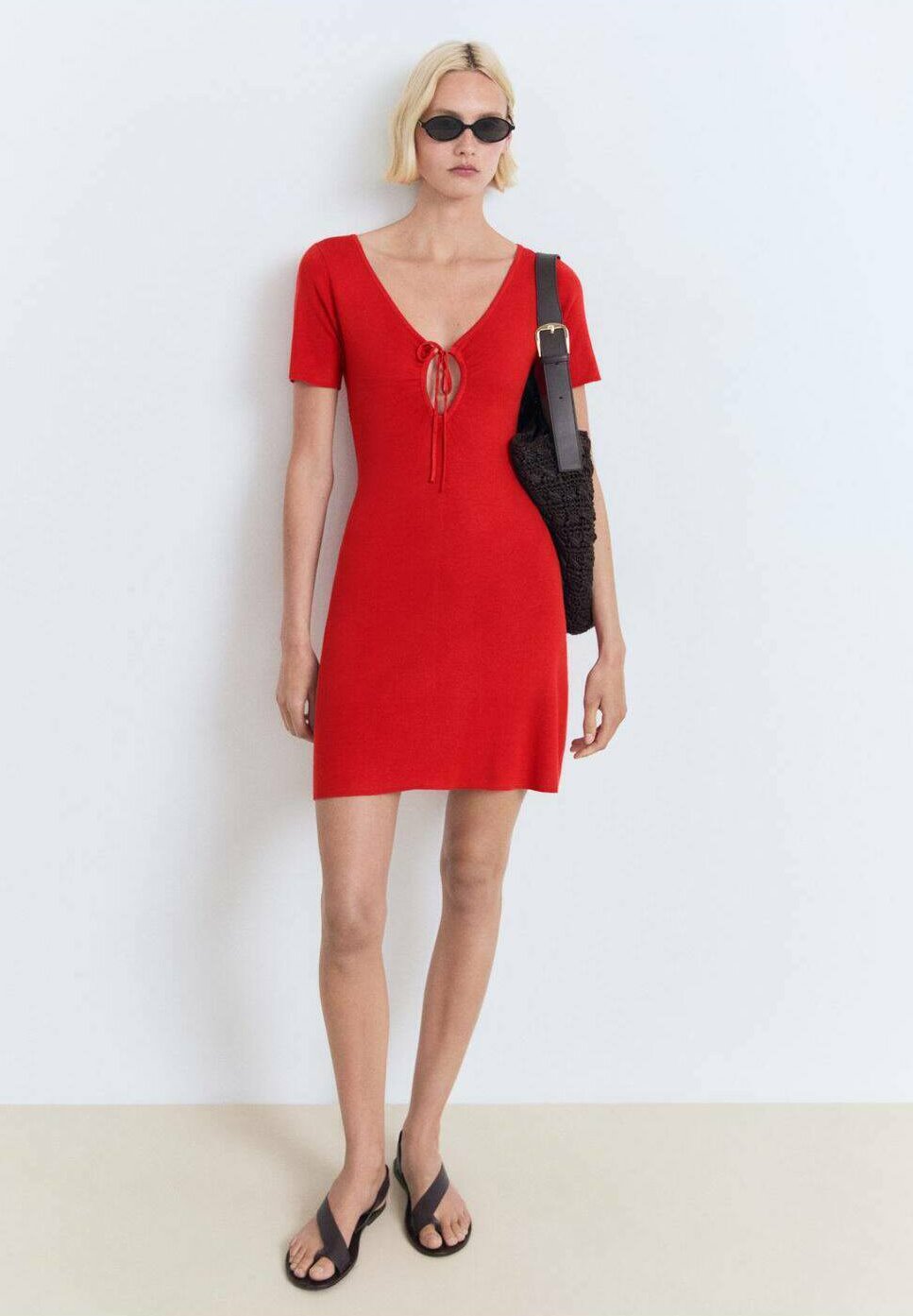 

Платье-джемпер MET STRIK BIJ DE HALSLIJN - Shift dress Mango, красный