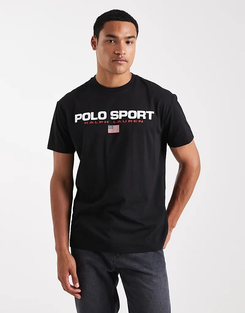 

Футболка Polo Ralph Lauren Sport с принтом флага и логотипа на груди, классического кроя, черного цвета