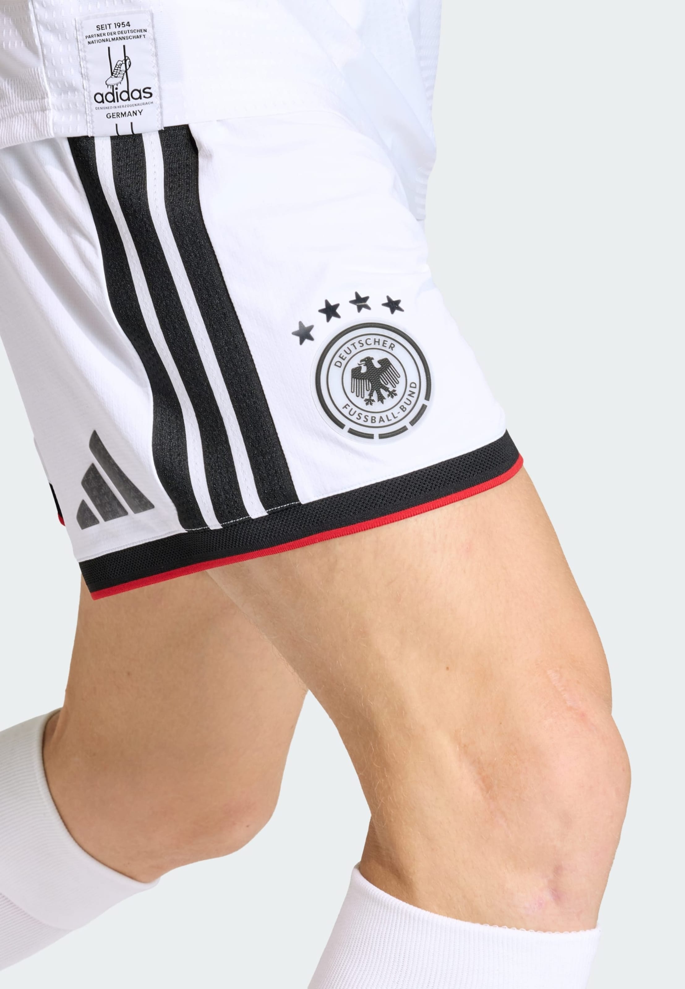 Adidas Performance Шорты для тренировок свободного кроя 'Deutschland 26 Authentic' в белом цвете — фото 4