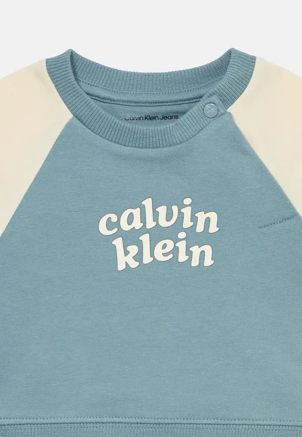 Комплект унисекс - толстовка Calvin Klein Jeans, светло-голубой — фото 4