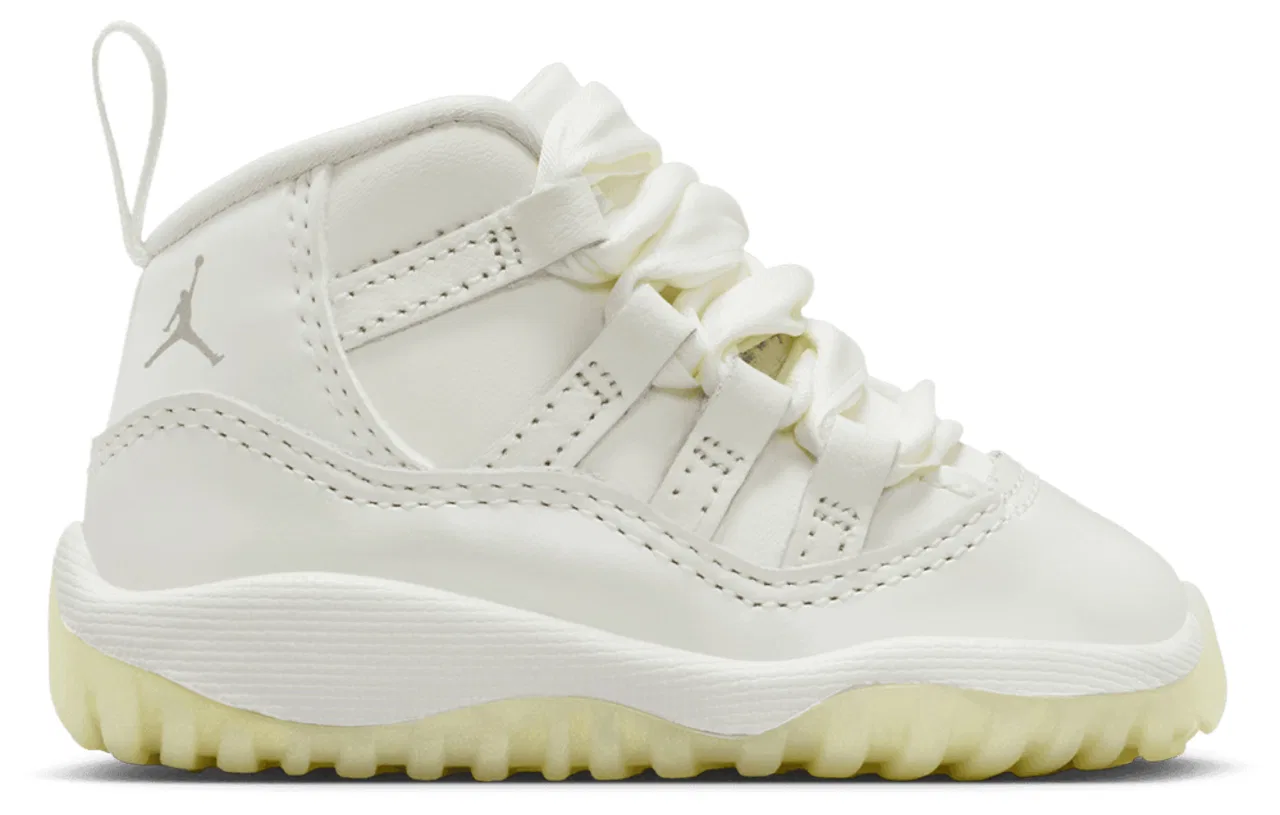 Детские баскетбольные кроссовки Retro 11 Jordan, цвет Sail/Pearl Grey/White