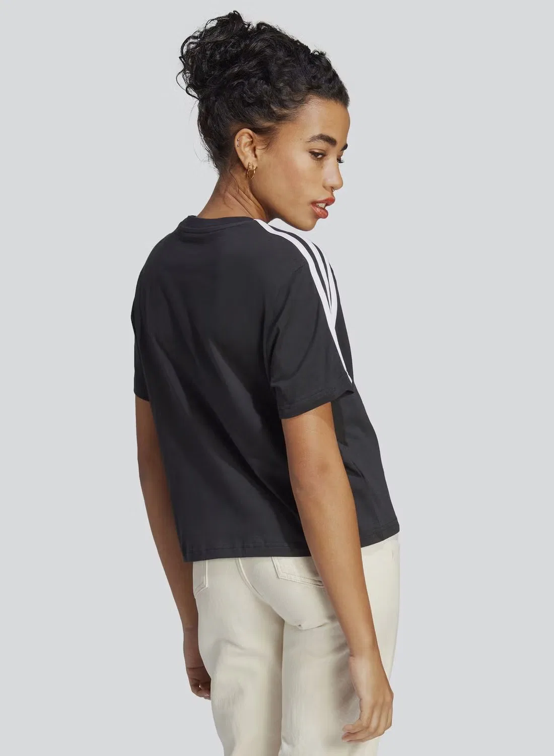 Футболка укороченная Essentials 3-Stripes Adidas, черный — фото 2