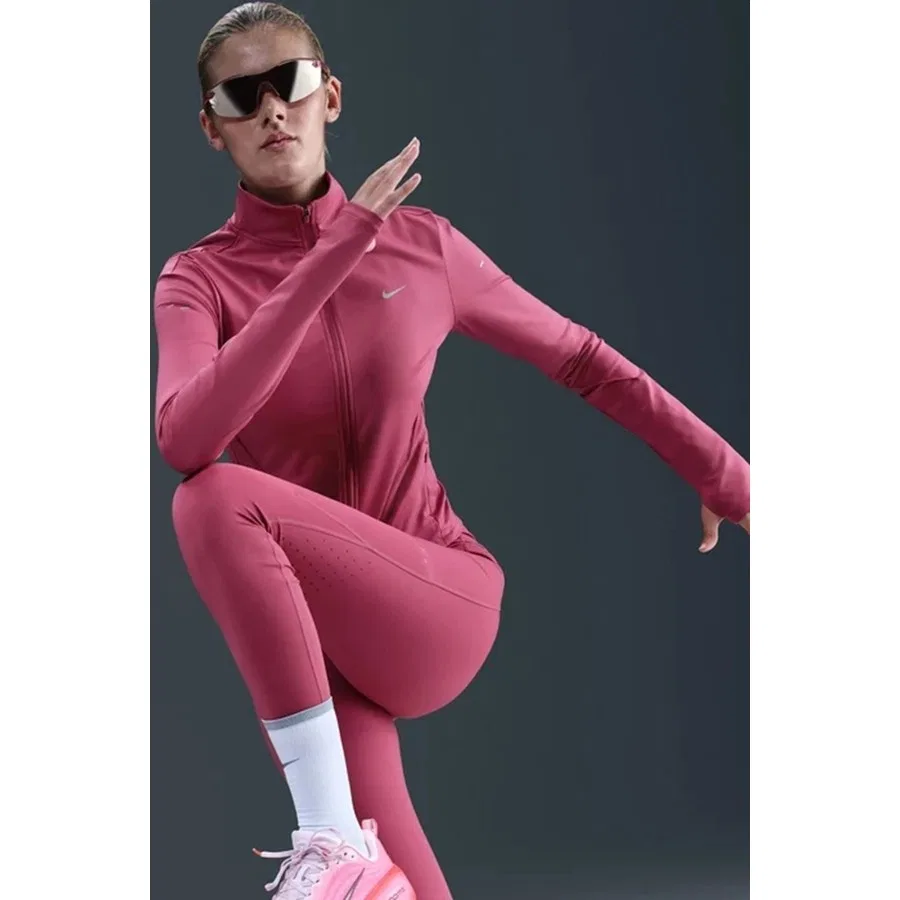 Леггинсы спортивные с высокой посадкой и карманами Nike Swift Dri Fit, Розовый — фото 3