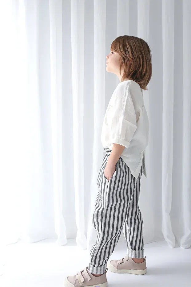 Детские брюки для девочек полосатые Carrot Pants Black Striped Linen Catz Kids, Black & Ecru — фото 3