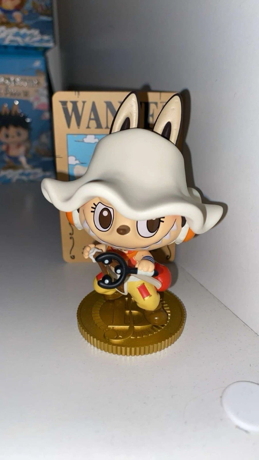 

Фигурка POP MART Labubu The Monsters X One Piece Lying Cloth Usopp