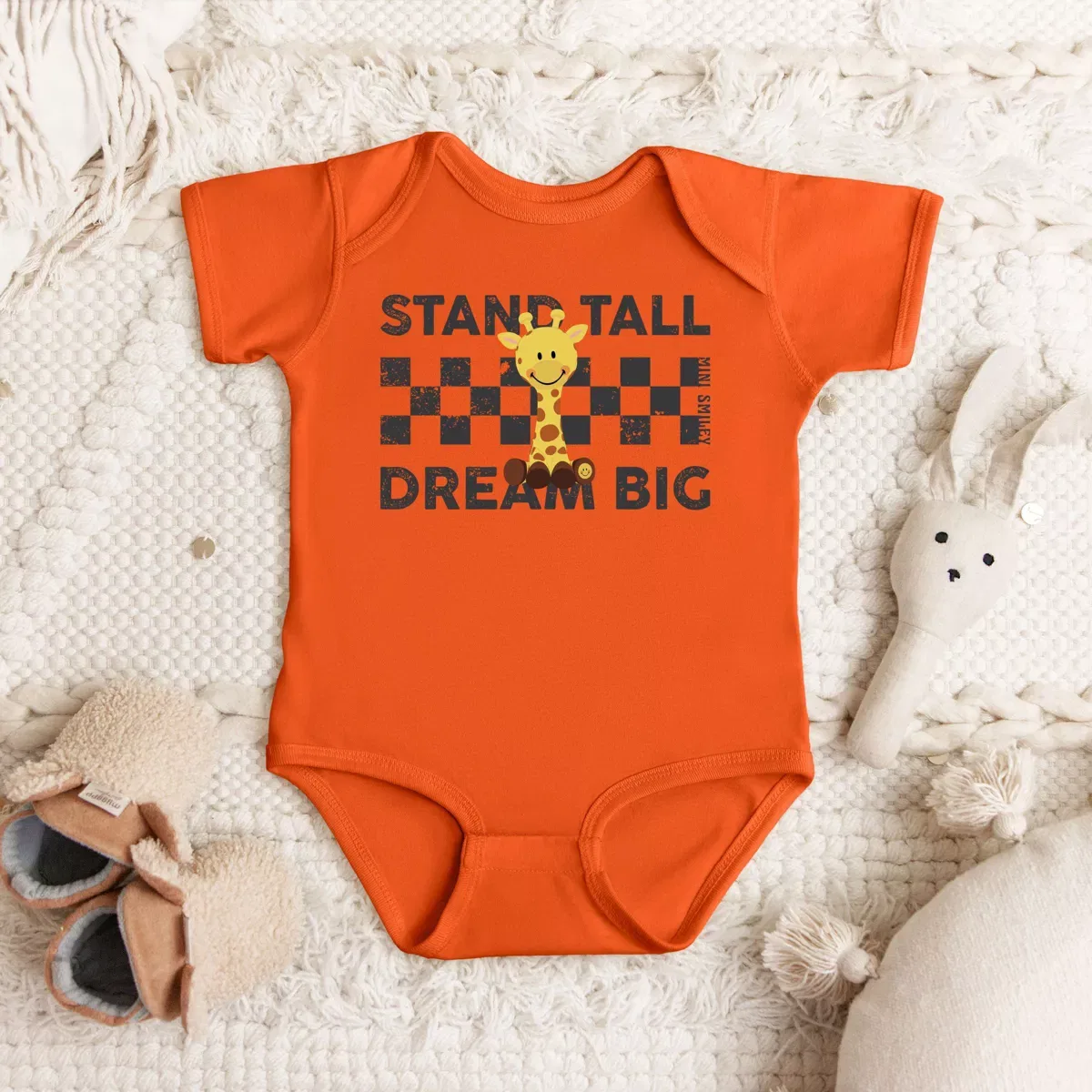 Детское боди для мальчиков с коротким рукавом Mini Smiley Stand Tall Dream Big The Juniper Shop, Orange — фото 3
