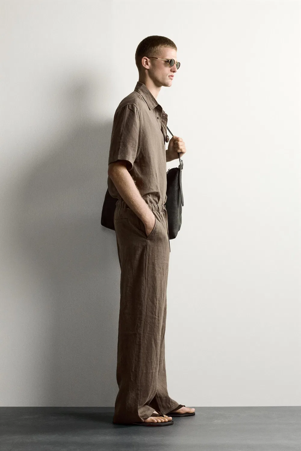 Поло свободного кроя из 100% льна. ZARA, Brown/Taupe — фото 4