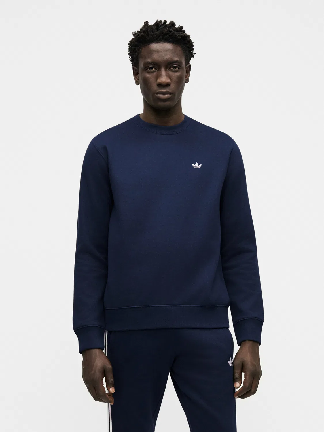 Толстовка Adidas Originals Essentials темно-синего цвета — фото 2