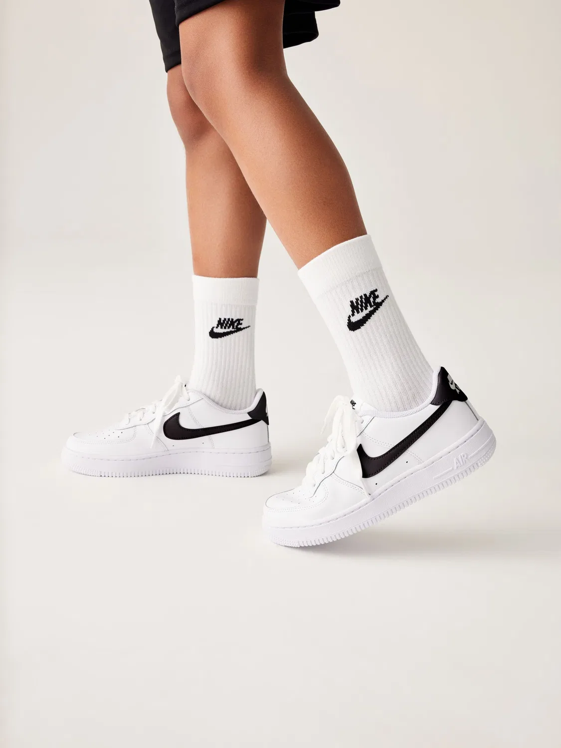 Кроссовки Nike Air Force 1 для мальчиков, белый/черный