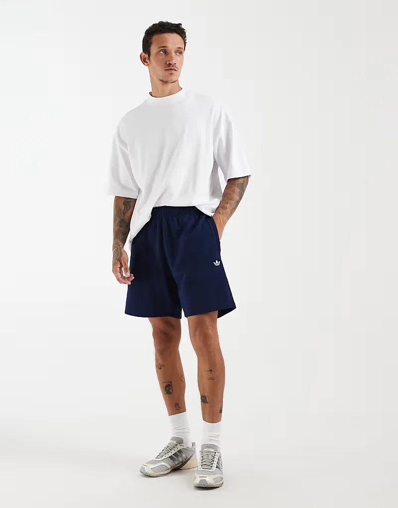 Флисовые шорты Adidas Originals Trefoil essentials ночной индиго — фото 2