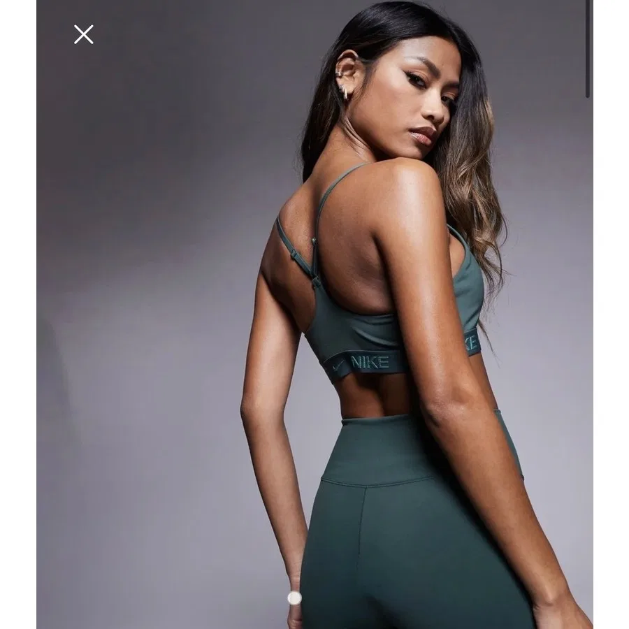 Спортивный бюстгальтер с легкой поддержкой, модель Indy Light-Support Padded Adjustable Training Sports, Nike, Зеленый — фото 3