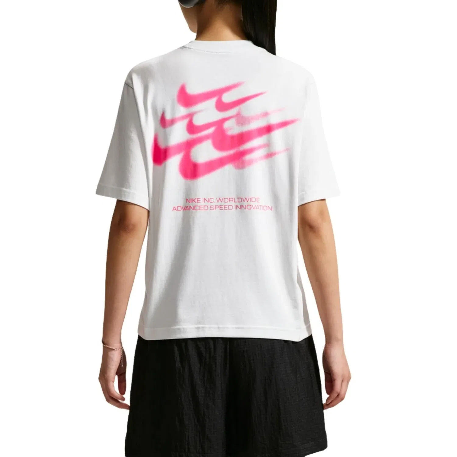 Женская футболка Boxy Fit T-Shirt Asia Sizing 'White' Nike, белый — фото 2