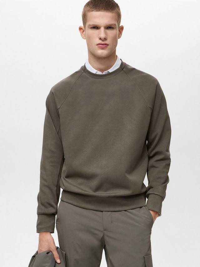 

Свитшот Aosta Regular Fit с круглым вырезом Mango, Medium Green