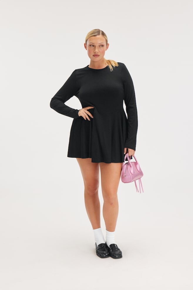 

Мини платье с длинными рукавами Monki, черный