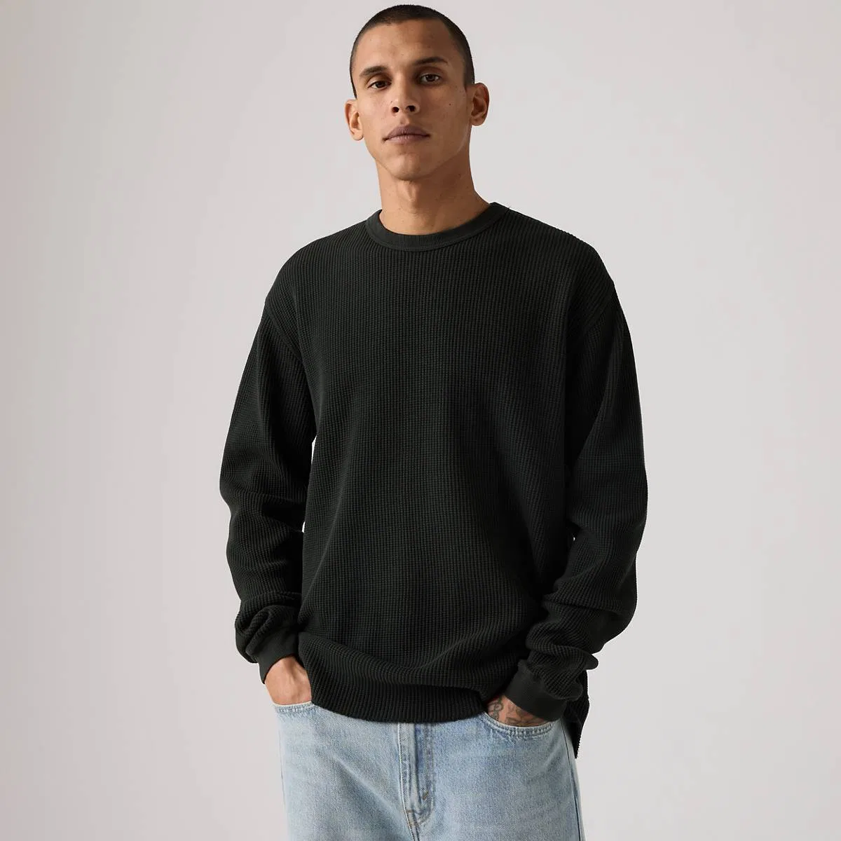 Термофутболка с длинными рукавами и красной застежкой Levi's, Mineral Black Garmen - Black