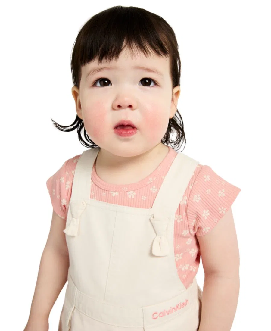 Детский комплект для девочек с принтом Ribbed Printed Bodysuit & Denim Overall Calvin Klein, Light Cream/Soft Pink — фото 3