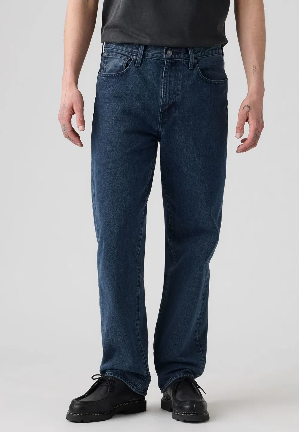 568 свободные - свободные джинсы Levi'S, Looking Up