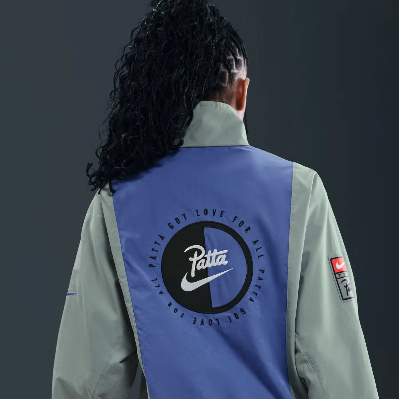Куртка с принтом Patta Nike, серая — фото 4